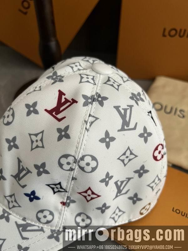 LV Hat dx130