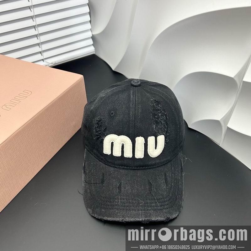 Miumiu Hat hm04