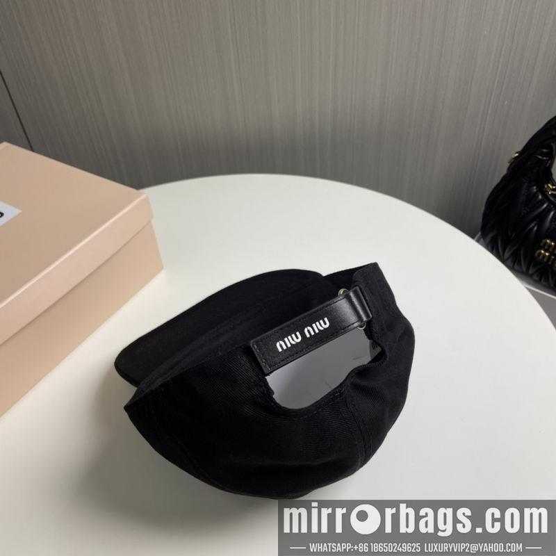 Miumiu Hat dx65