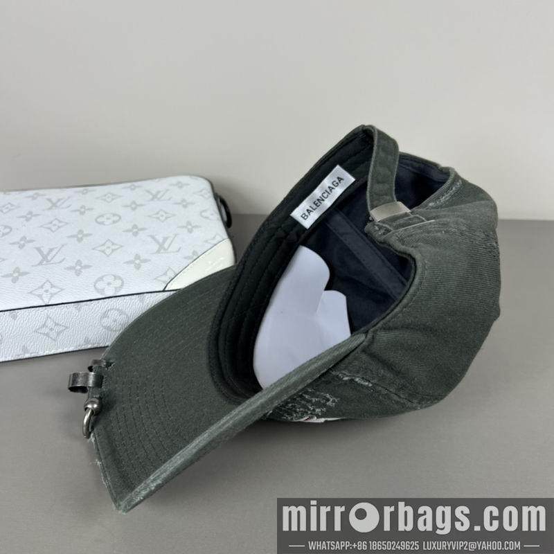 Balenciaga Hat dx37