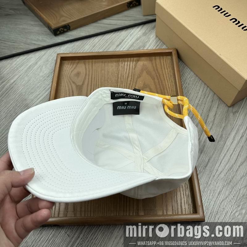 Miumiu Hat dx62
