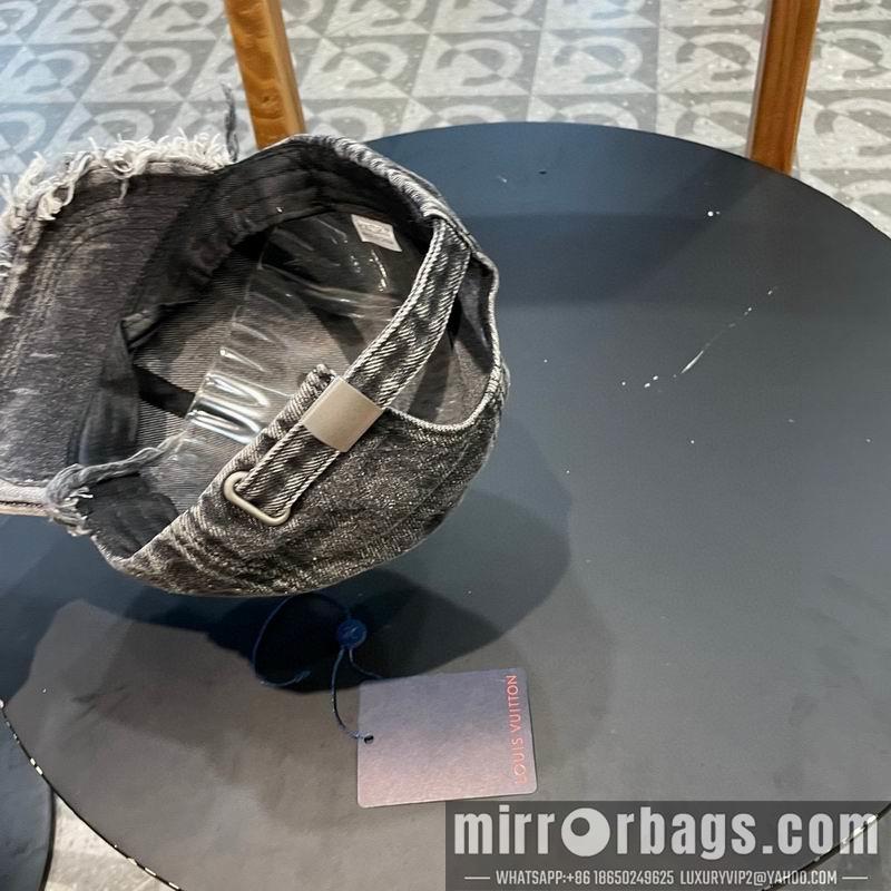LV Hat 030982