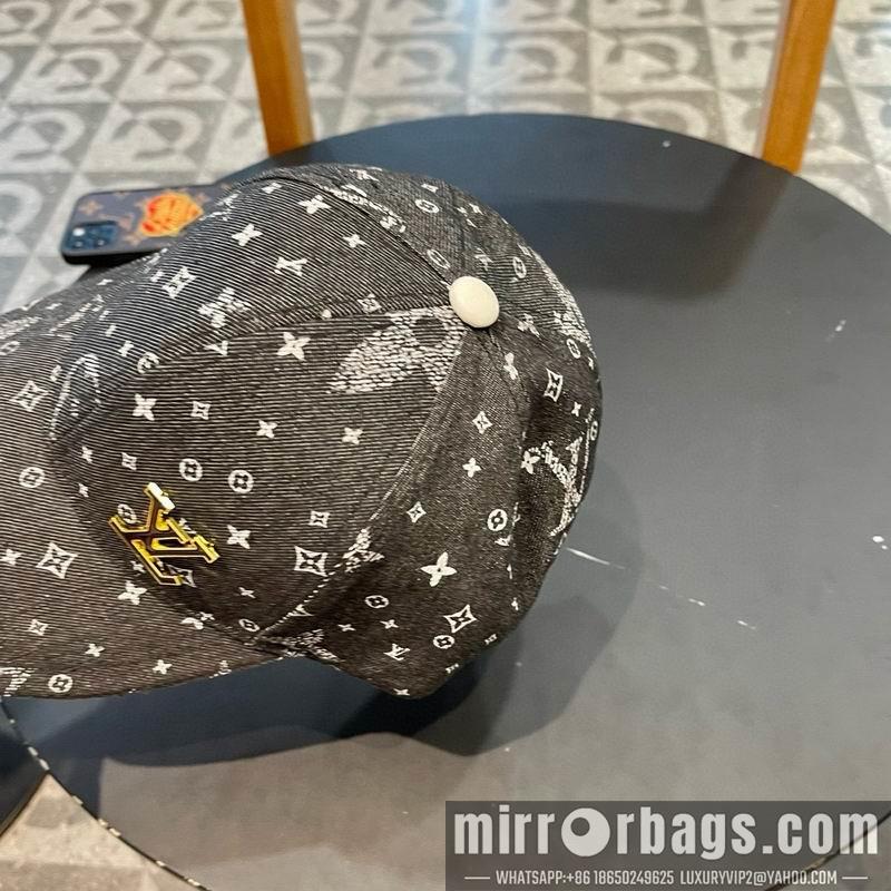 LV Hat 0307105