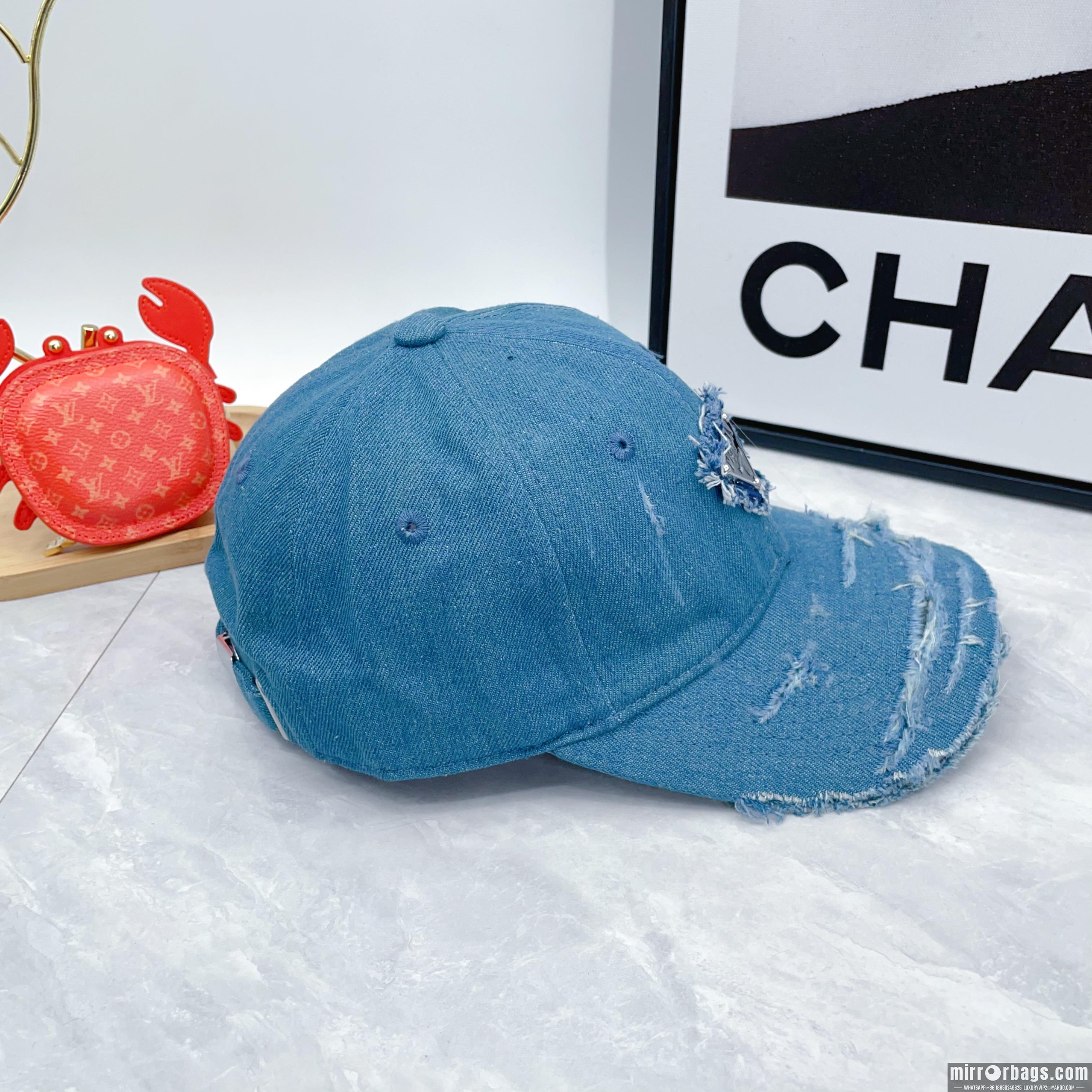 Prada Hat dx01