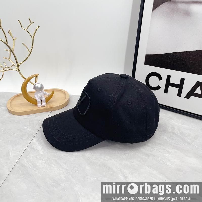 Valentino Hat dx04