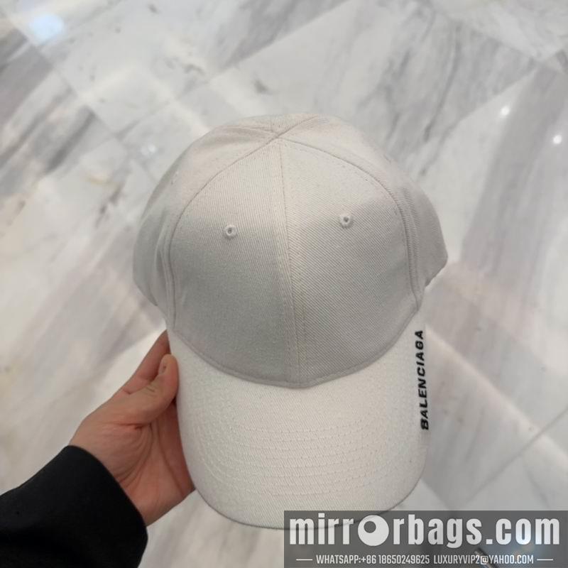 Balenciaga Hat dx70