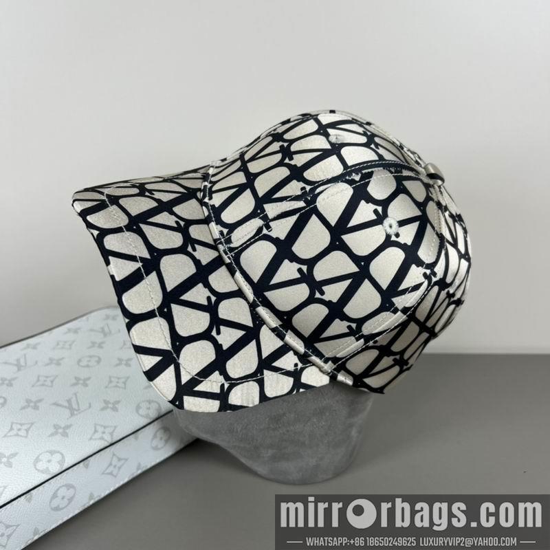 Valentino Hat dx03