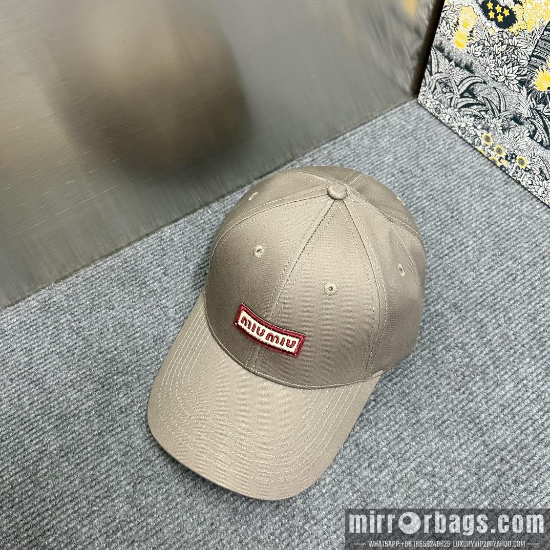 Miumiu Hat dx82