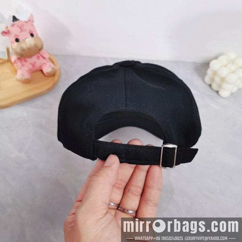 Celine Hat dx04