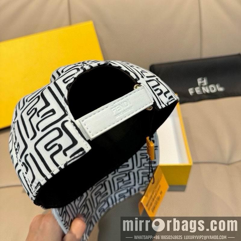 Fendi Hat dx82