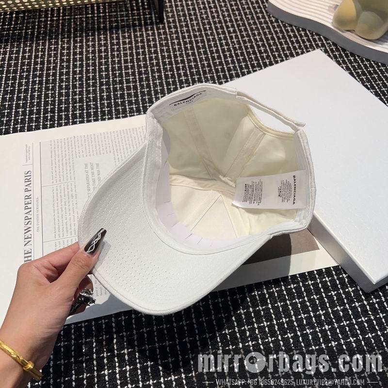 Balenciaga Hat dx10