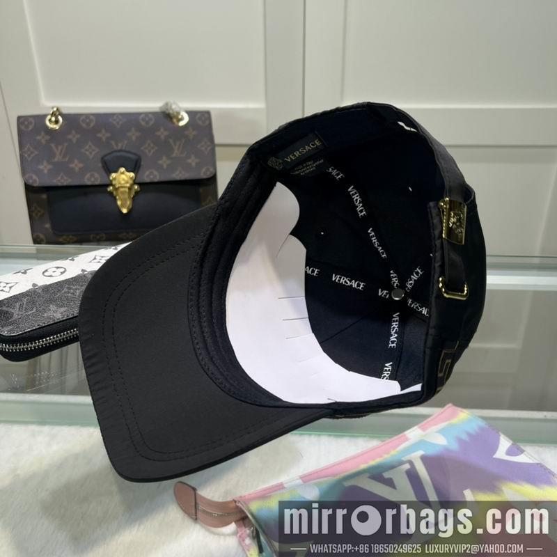 Versace Hat dx07