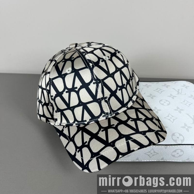Valentino Hat dx03