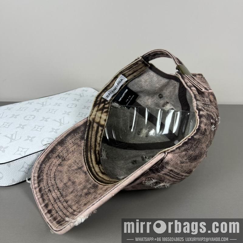 Balenciaga Hat dx30