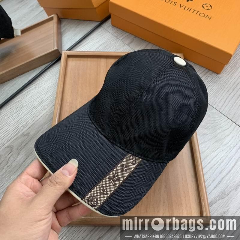 LV Hat dx150