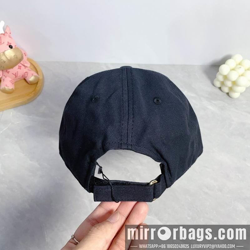 Acne Hat dx04