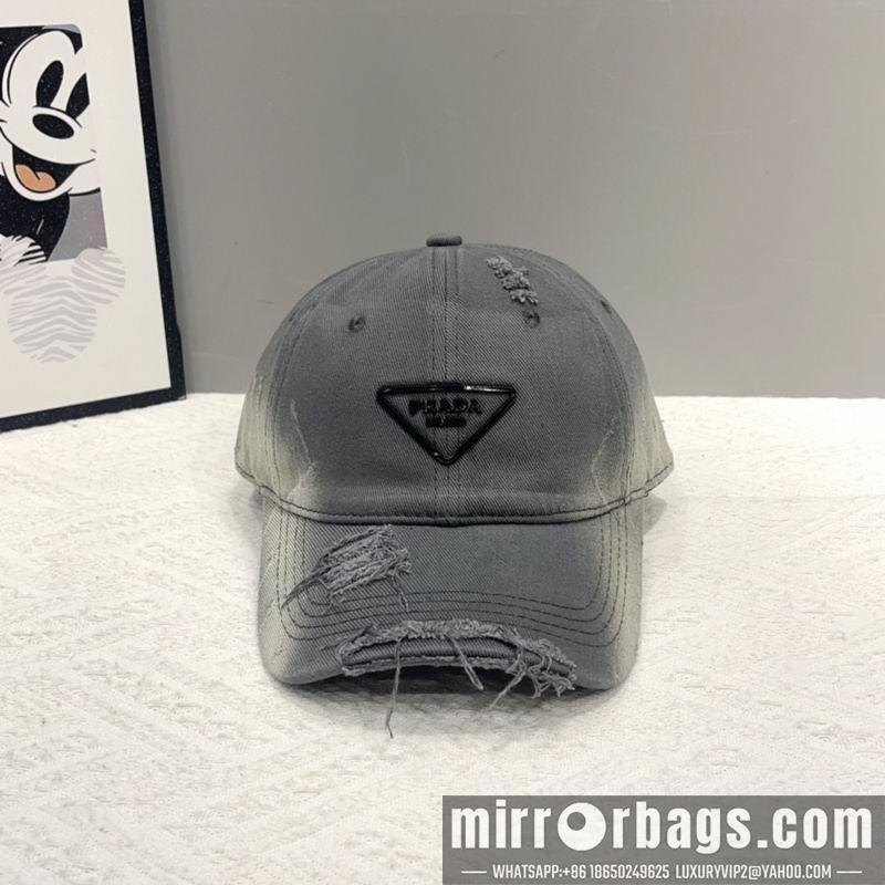 Prada Hat hm03