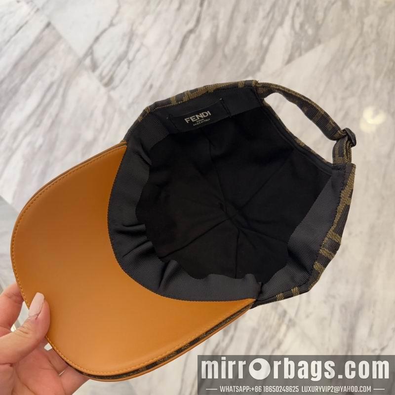Fendi Hat dx71
