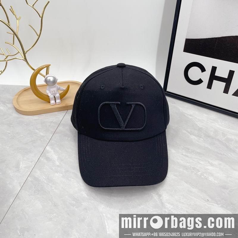 Valentino Hat dx04