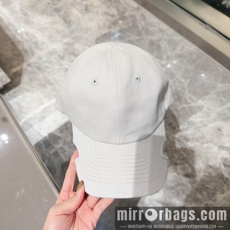 Balenciaga Hat dx55