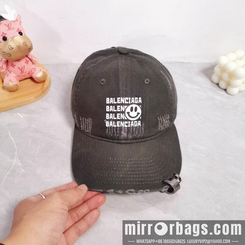 Balenciaga Hat dx18