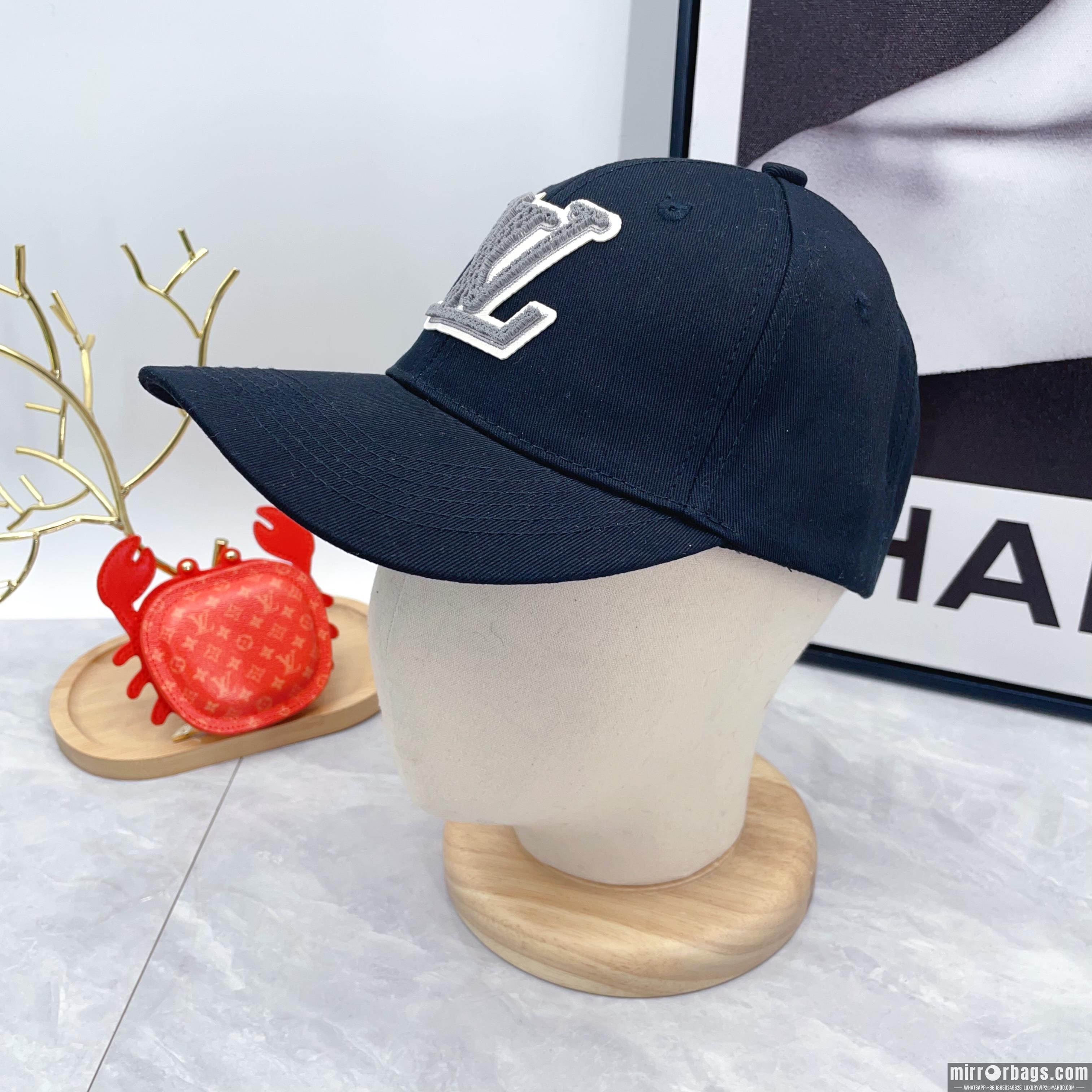 LV Hat dx04
