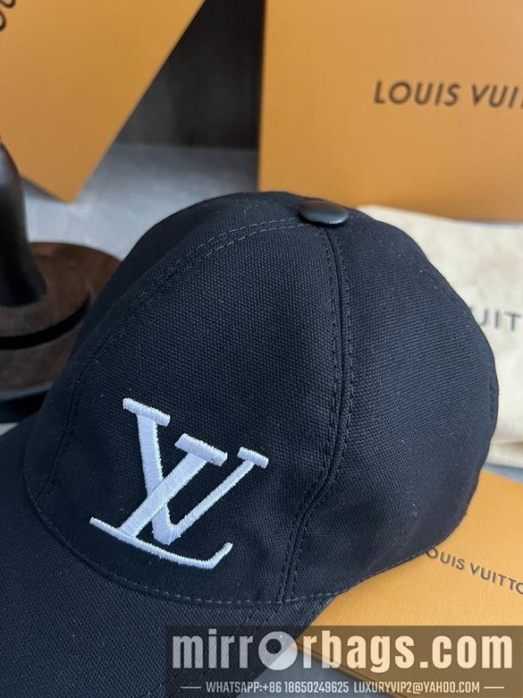 LV Hat dxn09
