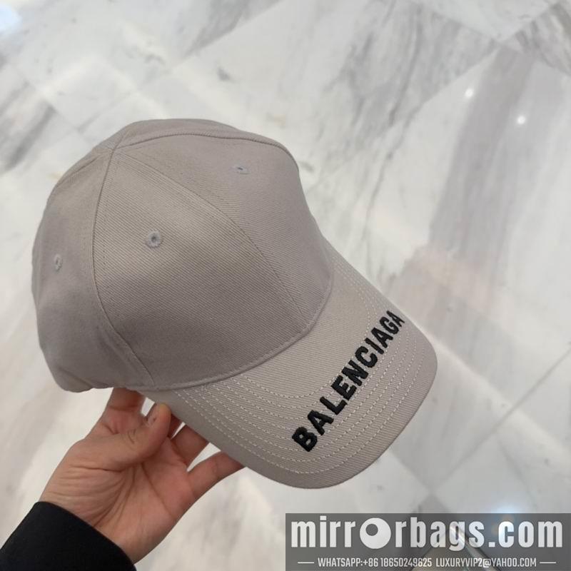 Balenciaga Hat dx75