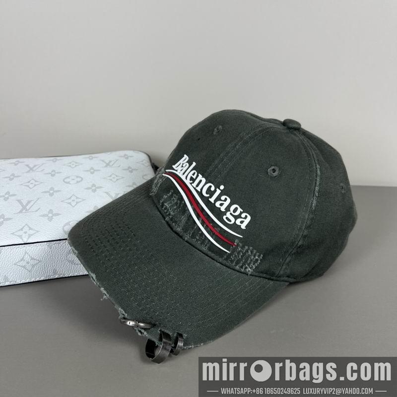 Balenciaga Hat dx37
