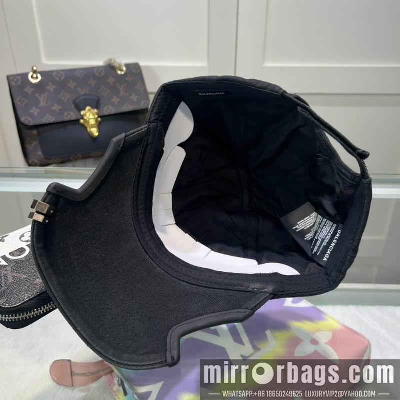 Balenciaga Hat dx110