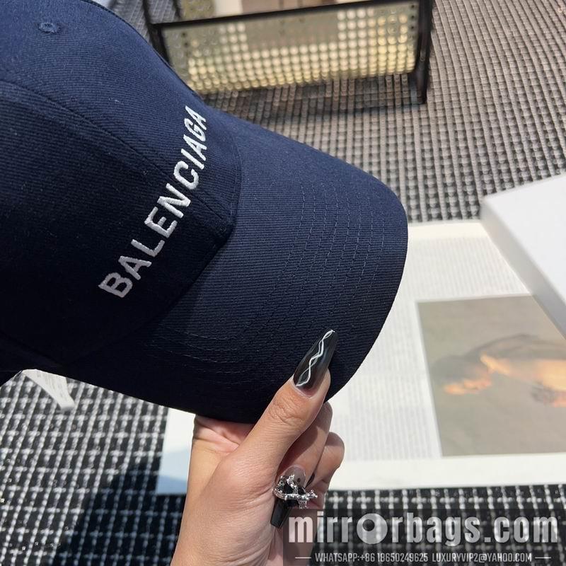 Balenciaga Hat dx10