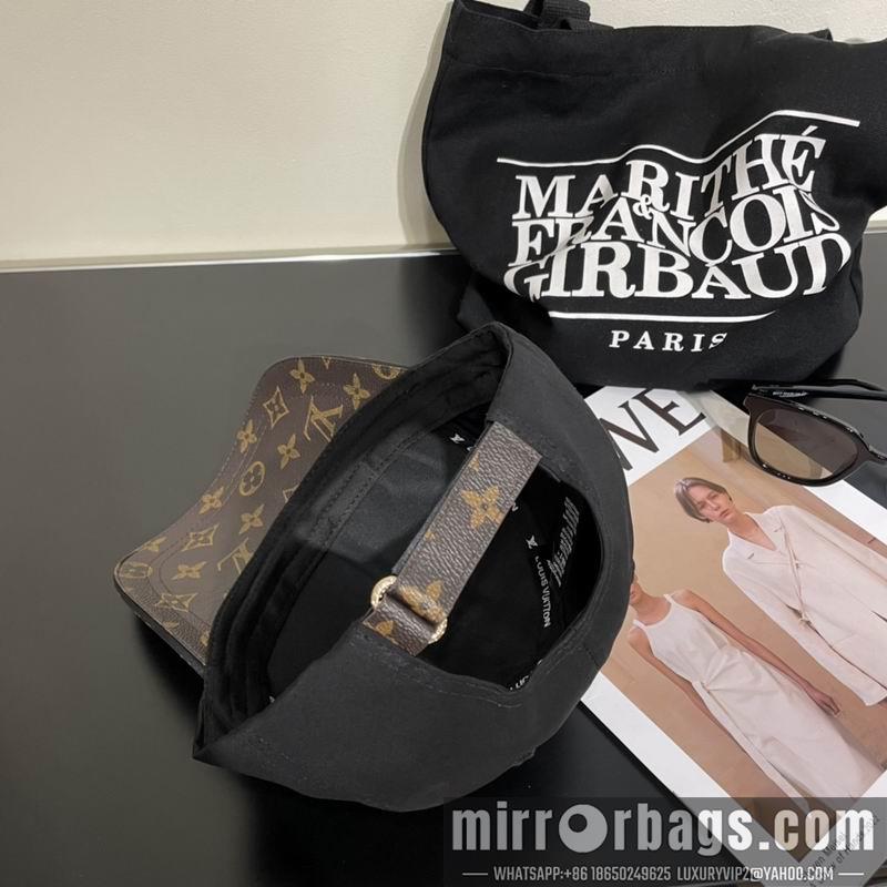 LV Hat 042803
