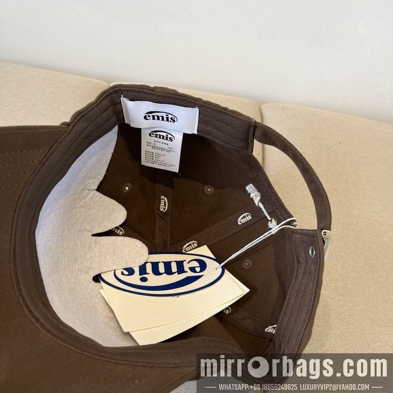 Emis Hat dx08