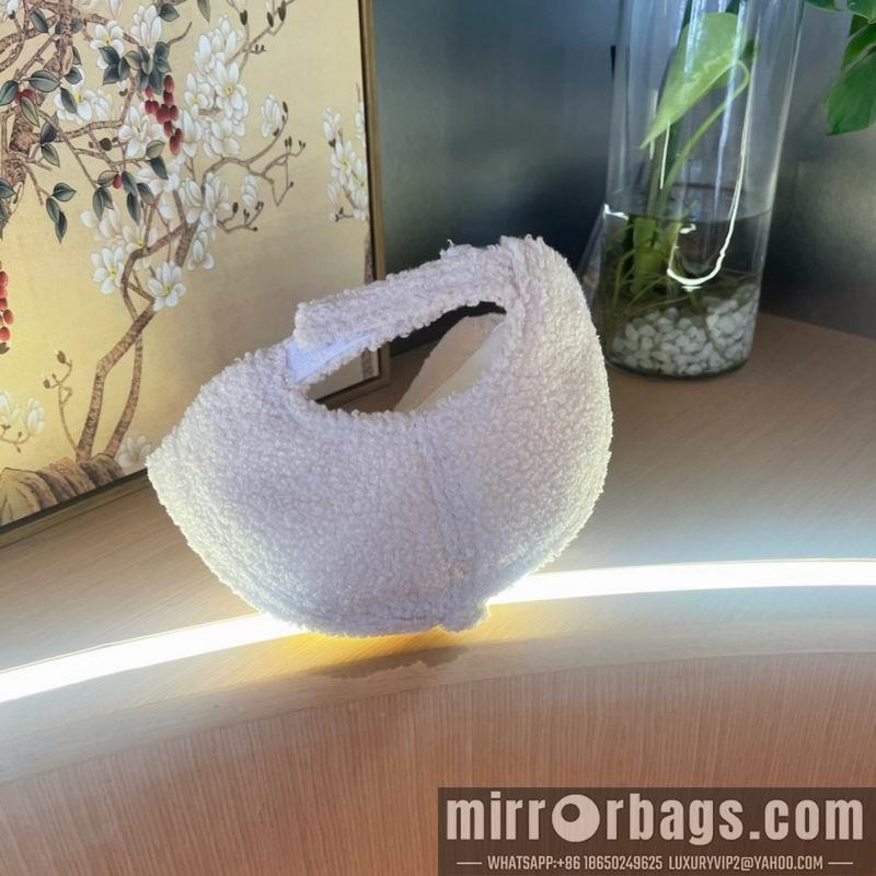 LV Hat 010601