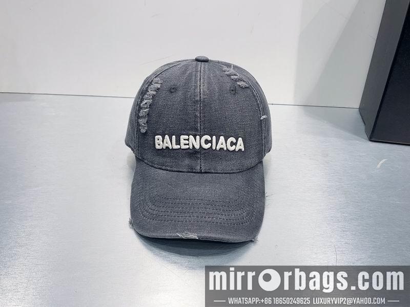 Balenciaga Hat dx03