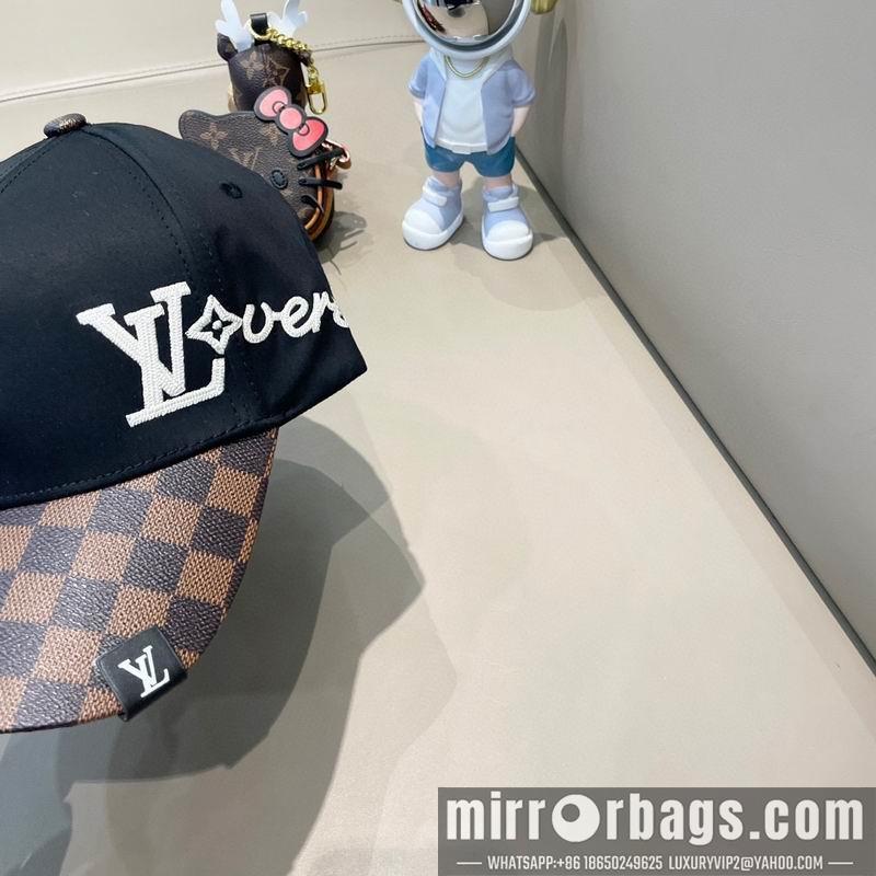 LV Hat 081803