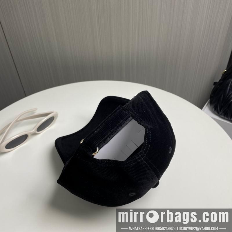 YSL Hat dx31
