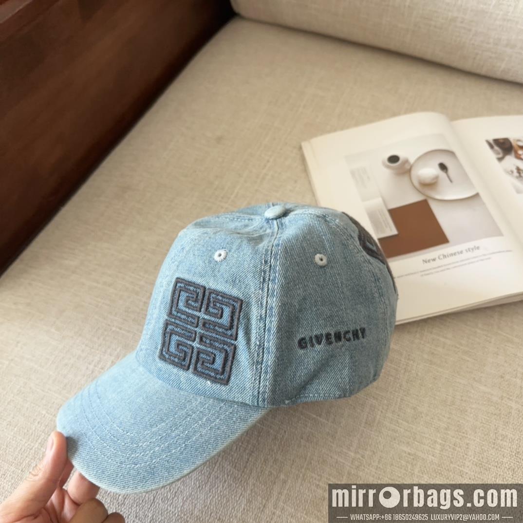 Givenchy Hat dx07