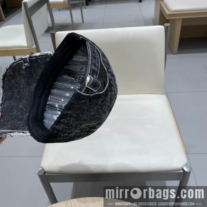 LV Hat 030953