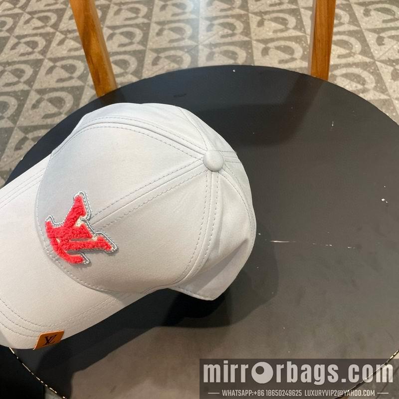 LV Hat 072303