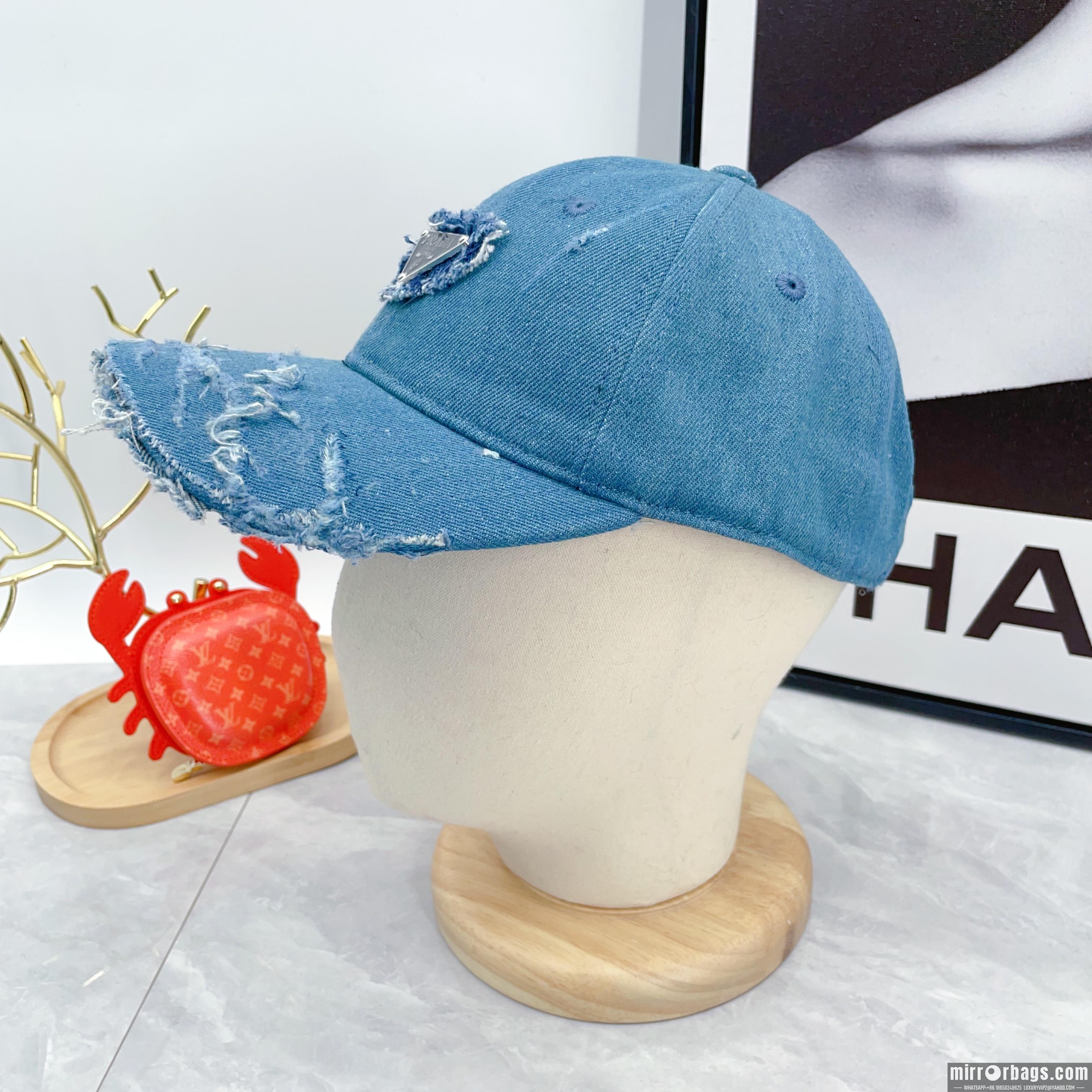 Prada Hat dx01