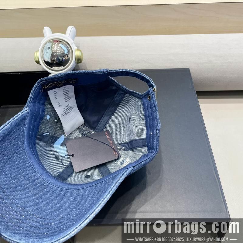 LV Hat 081402