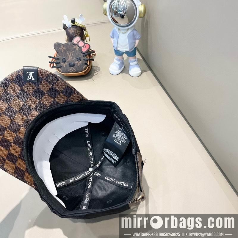 LV Hat 081803