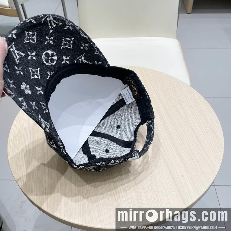 LV Hat 030747