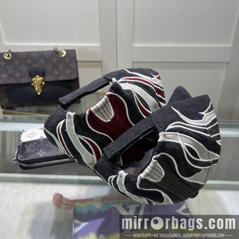 Balenciaga Hat dx82