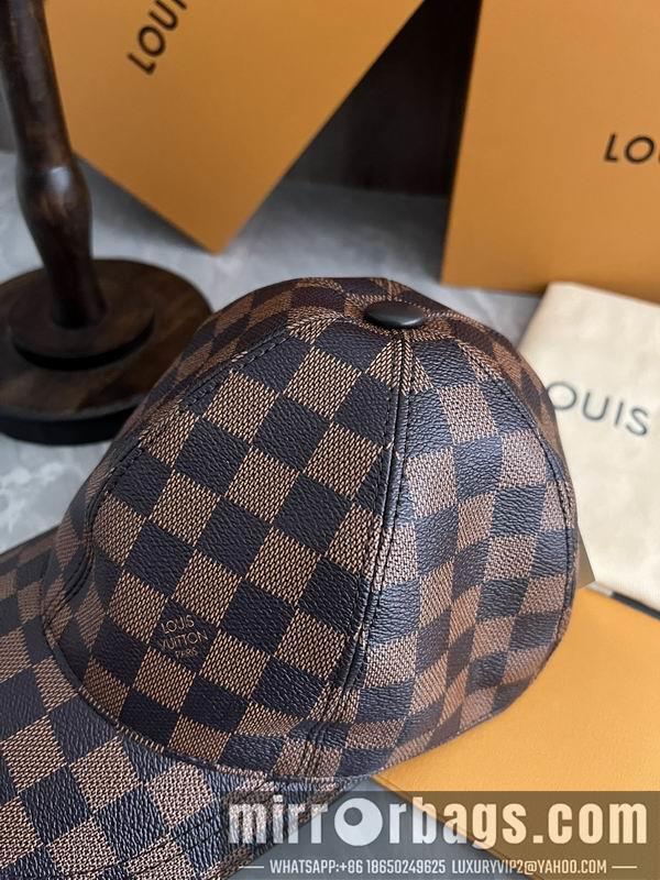 LV Hat dx28