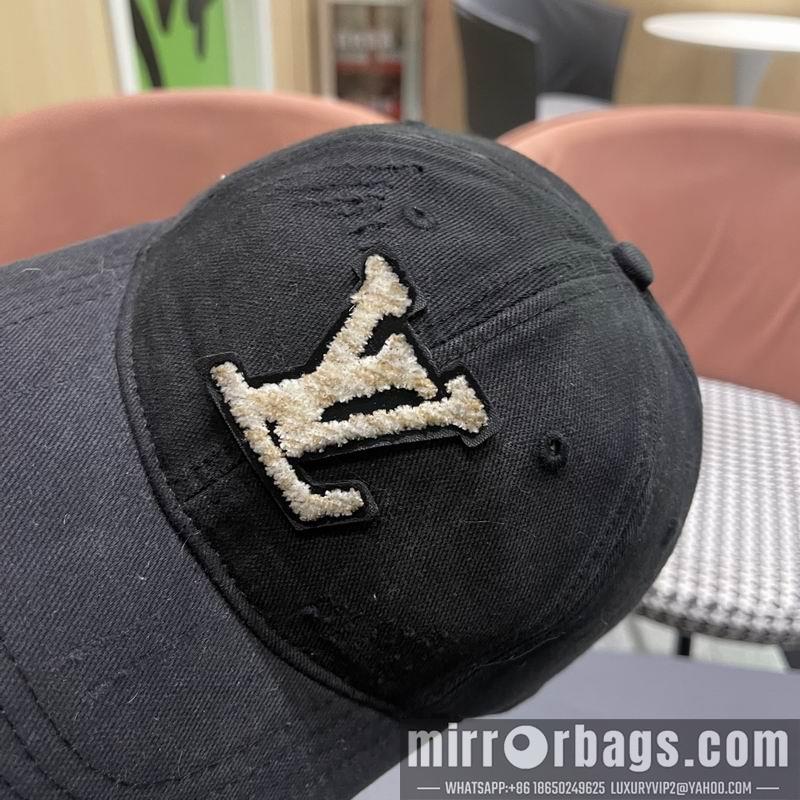 LV Hat 040201