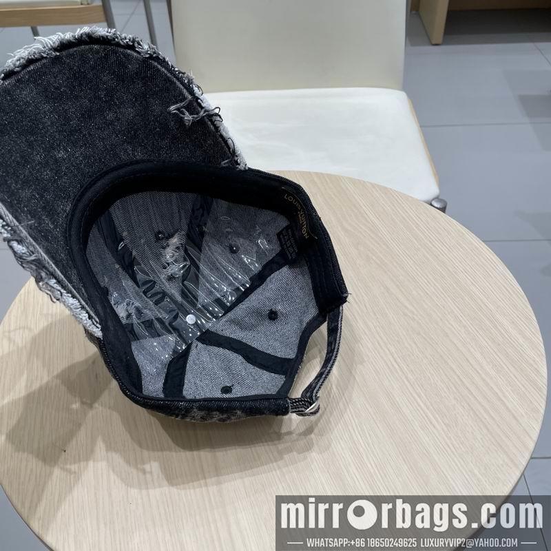 LV Hat 030953