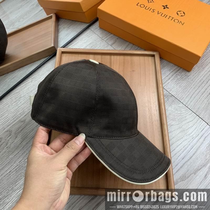 LV Hat dx152