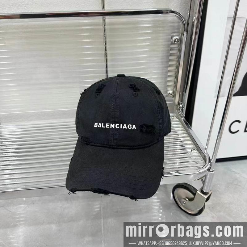 Balenciaga Hat dx38